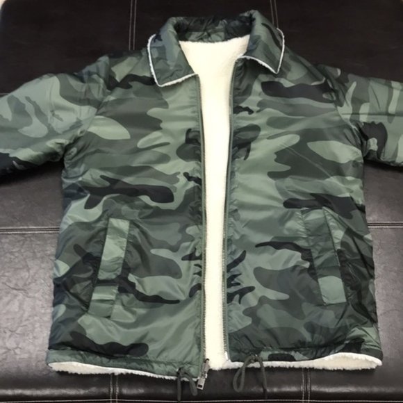 UGG Mace Reversible Men's Sherpa Jacket - Picture 9 of 15